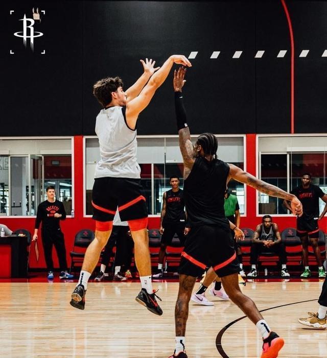 轻的谢泼德, 谢泼德这种, 后卫 轻的谢泼德, 谢泼德这种, 后卫